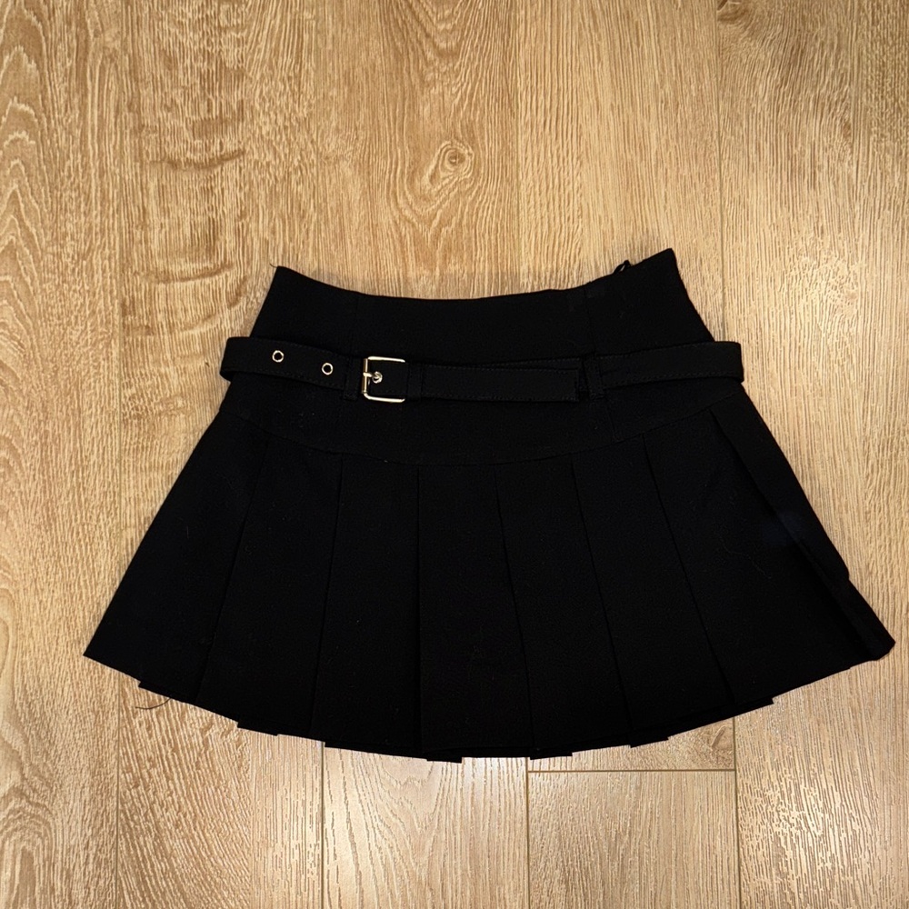 Zara Black Pleated Mini Skirt